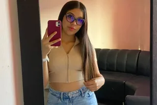 AVAILABLE NOW😋My NAME is Yisle... - Image 1