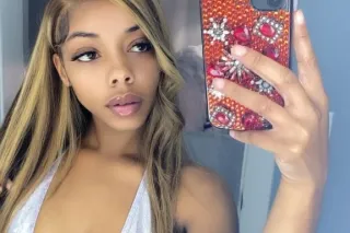 5'2 Slim petite Throat goat 👄 ... - Image 1