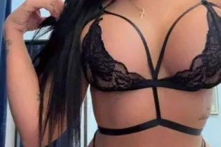 Brazilea recin llega de cuerpo... - Image 3