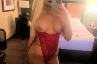 i'm horny for a guy with a hairy dick and very hairy balls to fuck me - Image 1